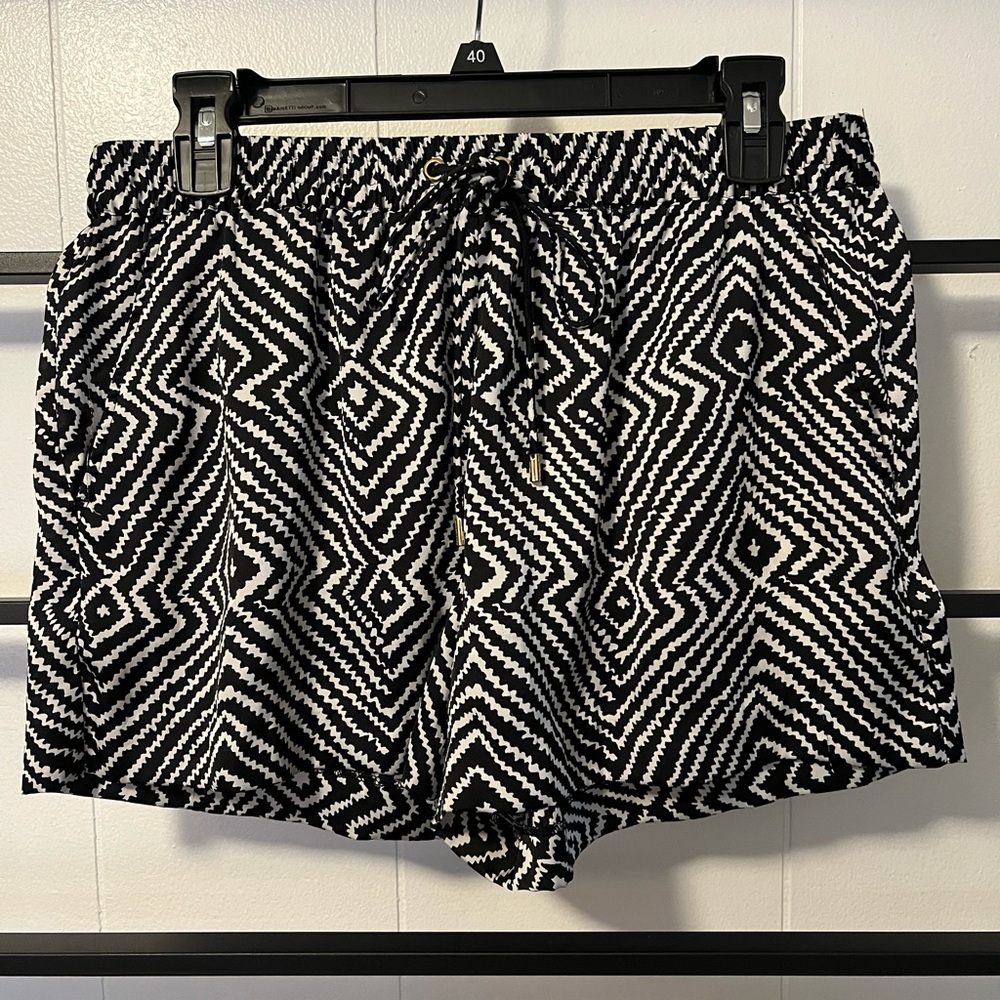 EUC Women’s Michael Kors Size 8 Shorts, B19